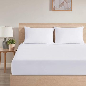 White plain bedsheets